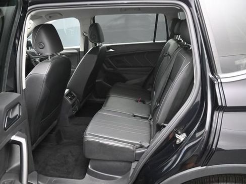 Used 2022 Volkswagen Tiguan SE AWD/4WD image 29