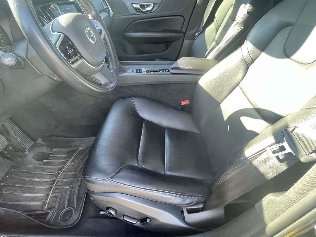 Used 2020 Volvo S60 T6 Momentum w/ Protection Package Premier AWD/4WD image 9