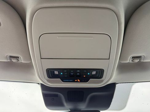 Used 2025 Ford Expedition Max Platinum AWD/4WD image 36