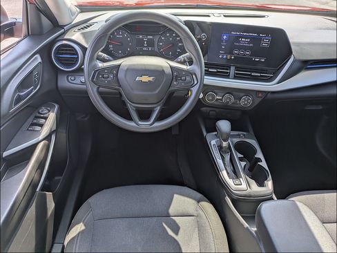 Used 2024 Chevrolet Trax LS w/ Driver Confidence Package FWD image 17