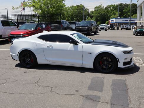Used 2023 Chevrolet Camaro SS RWD image 11
