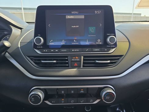 Used 2025 Nissan Altima 2.5 S FWD image 16