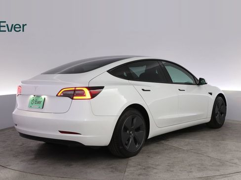 Used 2023 Tesla Model 3 Standard Range RWD image 3