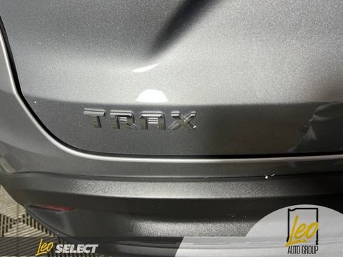 Used 2024 Chevrolet Trax LS w/ LS Convenience Package FWD image 10