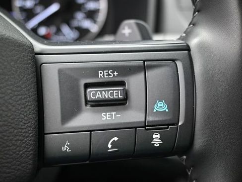 Used 2025 Nissan Rogue SV AWD/4WD image 29