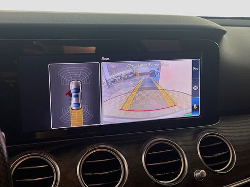 Used 2018 Mercedes-Benz E 300 4MATIC w/ Premium 2 Package (Q02) image 19