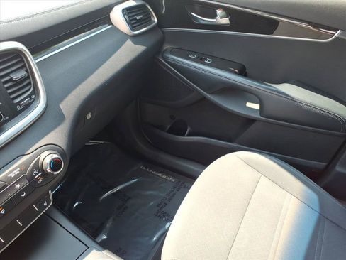 Used 2016 Kia Sorento AWD w/ LX Convenience Package image 36
