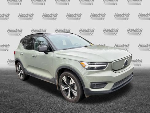 Certified 2022 Volvo XC40 P8 Recharge Plus image 2