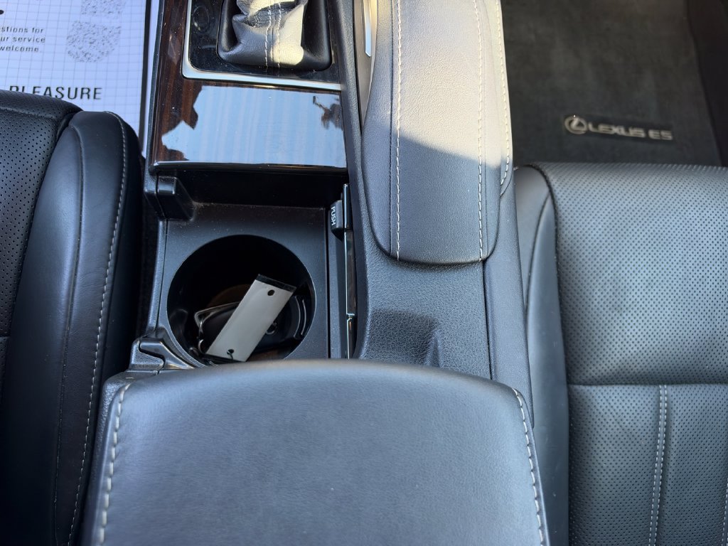 Used 2016 Lexus ES 350 w/ Ultra Luxury Package FWD image 19