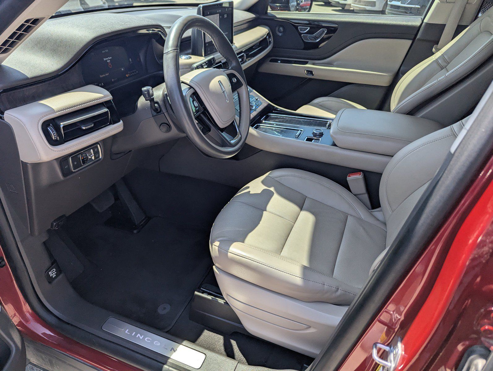 Certified 2021 Lincoln Aviator Reserve w/ Elements Package Plus RWD image 10