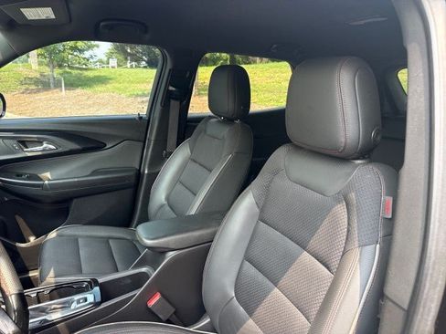 Used 2022 Chevrolet TrailBlazer RS w/ Convenience Package FWD image 13