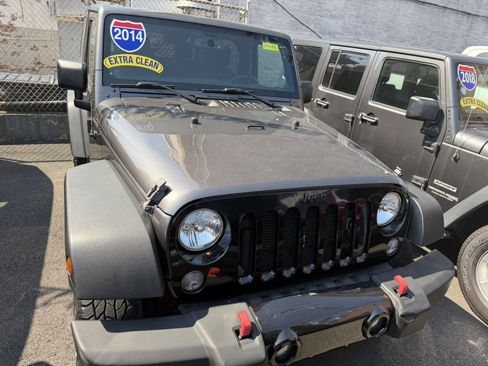 Used 2014 Jeep Wrangler Sport image 3