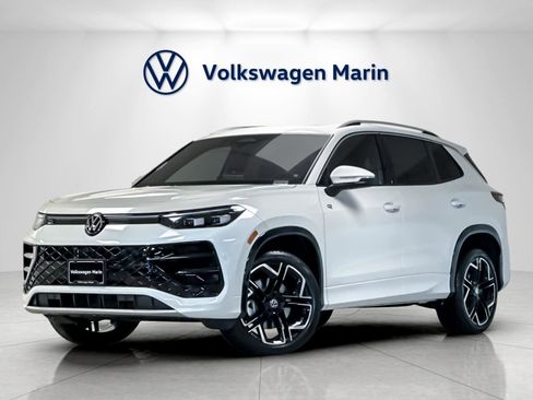 New 2026 Volkswagen Tiguan SEL R-Line image 1