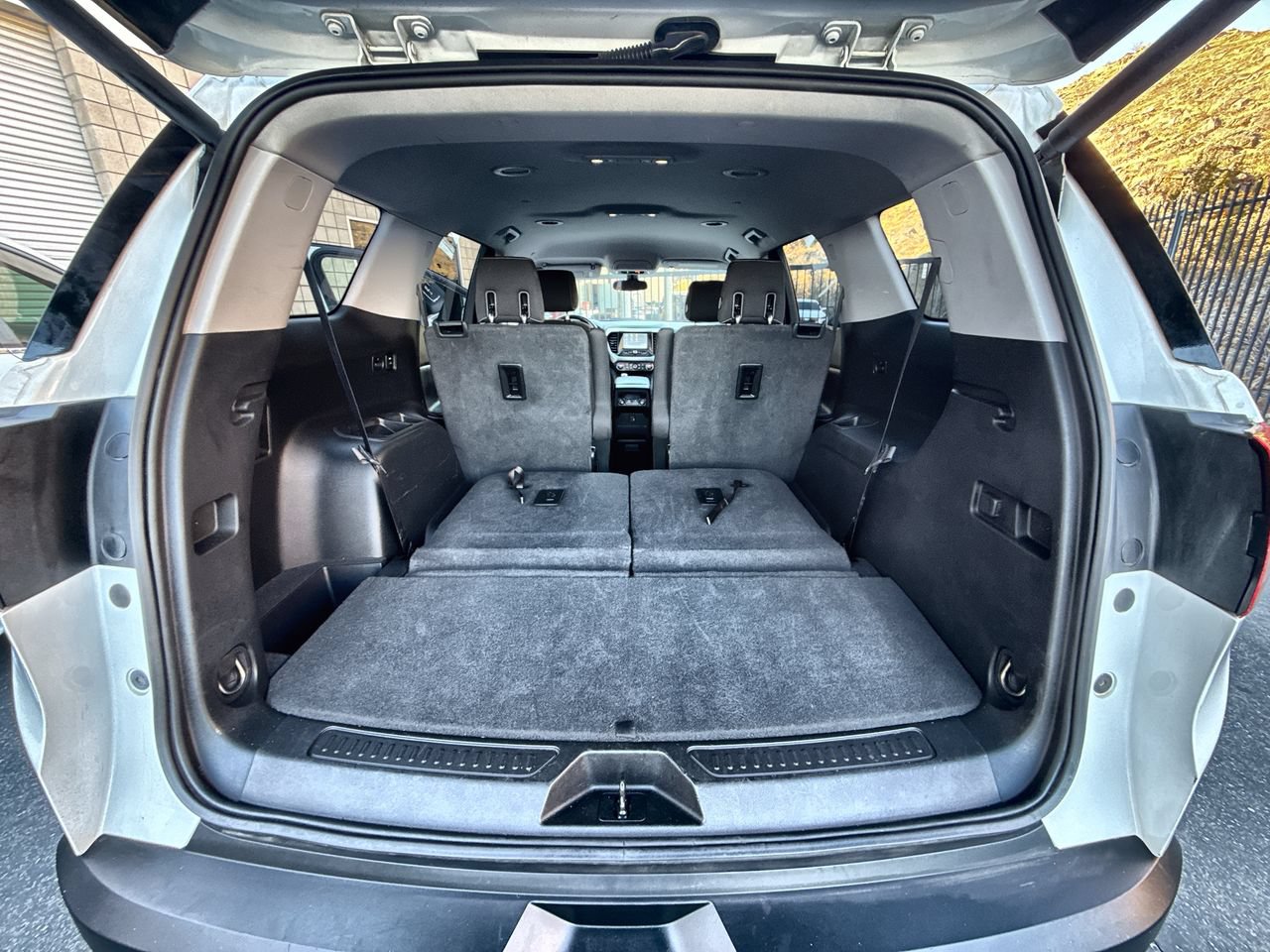 Used 2019 GMC Acadia SLE AWD/4WD image 25