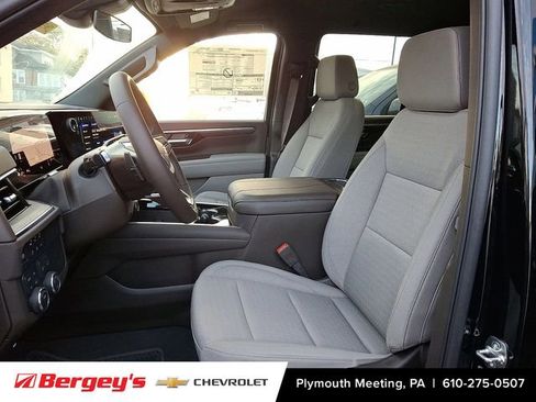 New 2025 Chevrolet Tahoe LS image 7