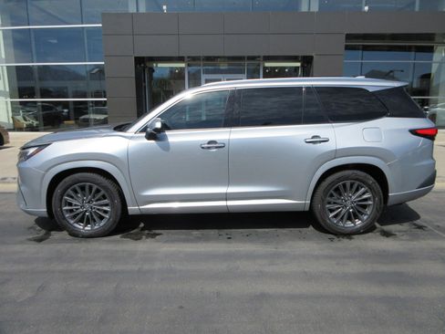 Used 2024 Lexus TX 350 AWD w/ Cold Weather Package image 3