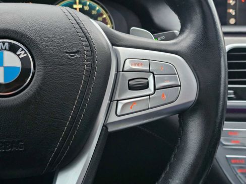 Used 2018 BMW 740e xDrive image 32