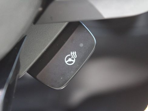 Used 2025 Subaru Ascent Bronze Edition w/ Onyx Package image 16