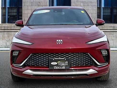 Used 2025 Buick Envista Avenir FWD image 3