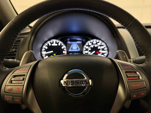 Used 2015 Nissan Altima 3.5 SL FWD image 11