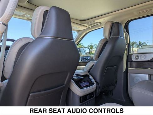 Used 2024 Lincoln Navigator Reserve AWD/4WD image 25