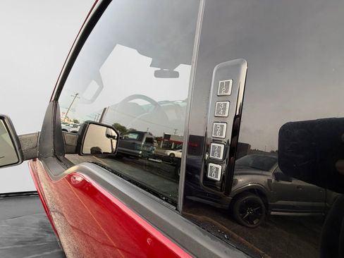 Used 2019 Ford F150 XLT w/ Equipment Group 302A Luxury AWD/4WD image 11