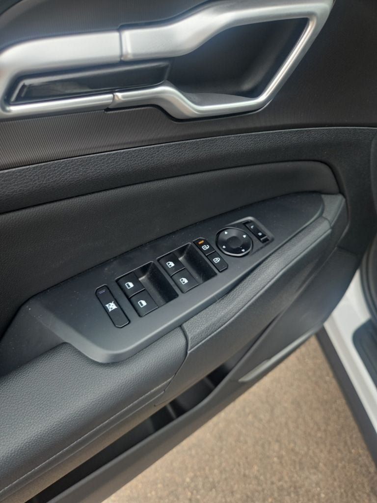 Used 2026 Kia Sportage EX FWD image 12