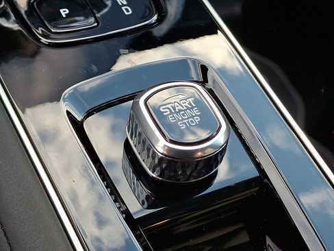New 2026 Volvo XC90 B6 Plus image 14