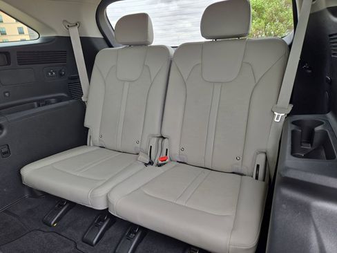 Used 2025 Kia Sorento S FWD image 15