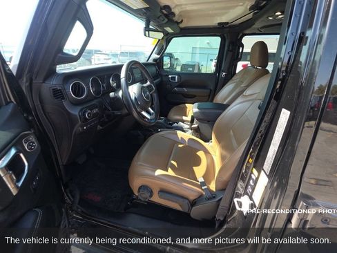Used 2022 Jeep Wrangler Unlimited Sahara AWD/4WD image 11