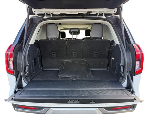 Certified 2025 Ford Expedition Platinum AWD/4WD image 17