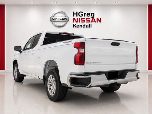 Used 2024 Chevrolet Silverado 1500 LT AWD/4WD image 2