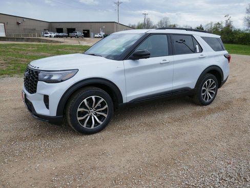 New 2026 Ford Explorer ST-Line image 8