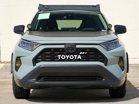 Used 2021 Toyota RAV4 XLE AWD/4WD image 6