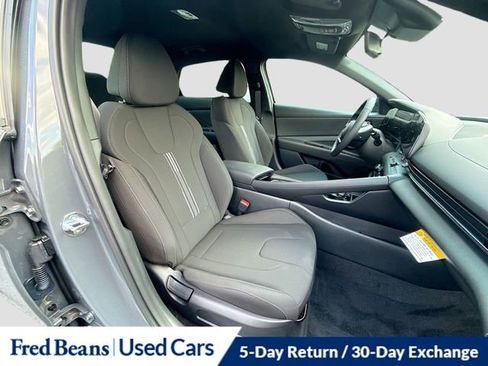 Used 2025 Hyundai Elantra SEL image 27