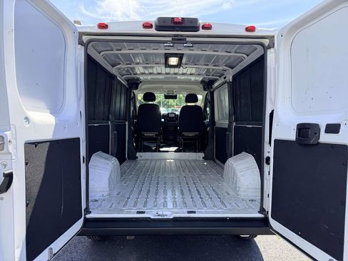 Used 2025 RAM ProMaster 2500 w/ Convenience Group FWD image 15
