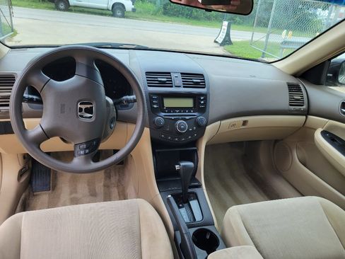 Used 2005 Honda Accord LX image 12