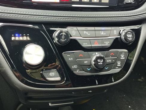 New 2026 Chrysler Pacifica Select image 22