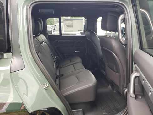 New 2026 Land Rover Defender 110 AWD/4WD image 14