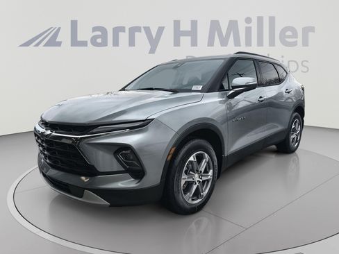 New 2026 Chevrolet Blazer LT w/ Sound & Technology Package AWD/4WD image 3