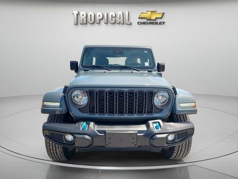 Used 2024 Jeep Wrangler Unlimited AWD/4WD image 8