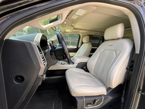 Used 2020 Ford Expedition Platinum AWD/4WD image 11