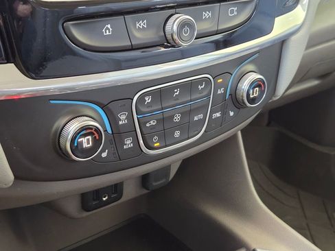 Used 2020 Chevrolet Traverse LT w/ LPO, Floor Liner Package image 17