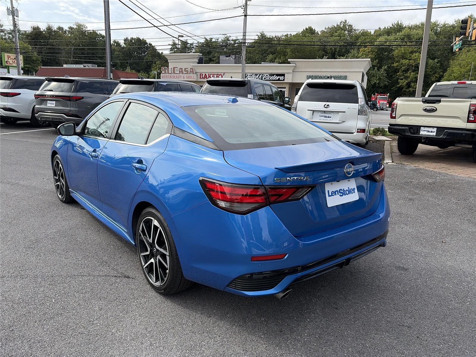 Used 2025 Nissan Sentra SR FWD image 3
