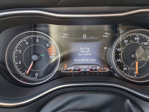 Used 2019 Jeep Cherokee Limited FWD image 17