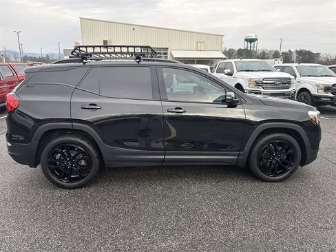 Used 2021 GMC Terrain SLT w/ Elevation Edition image 8