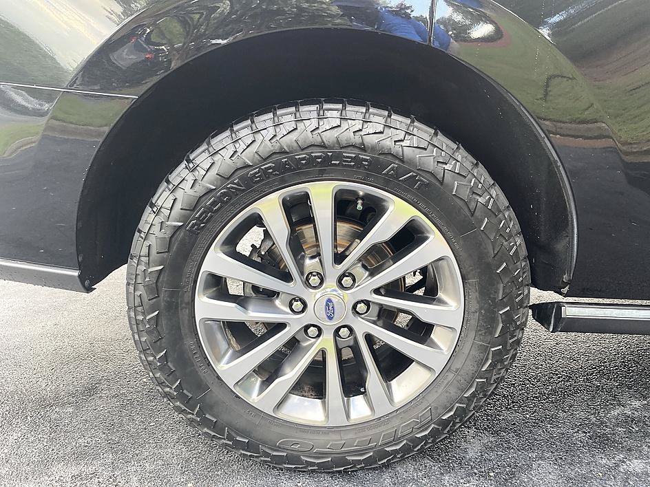 Used 2018 Ford Expedition Limited AWD/4WD image 27