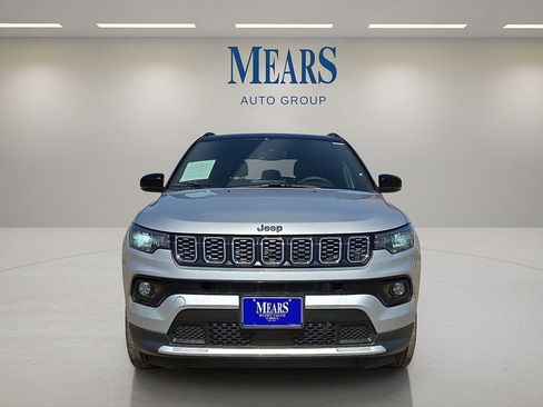 Used 2025 Jeep Compass Limited image 8