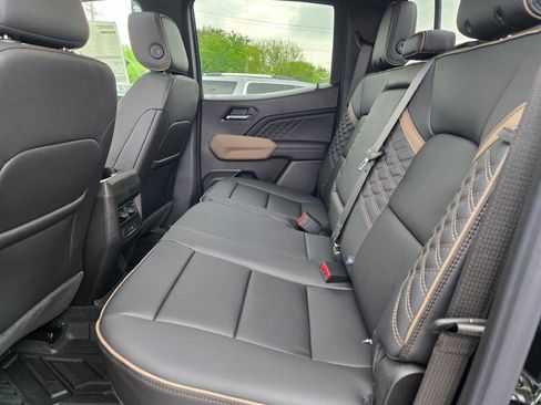 New 2026 GMC Canyon Denali w/ LPO, Denali Black Edition AWD/4WD image 30