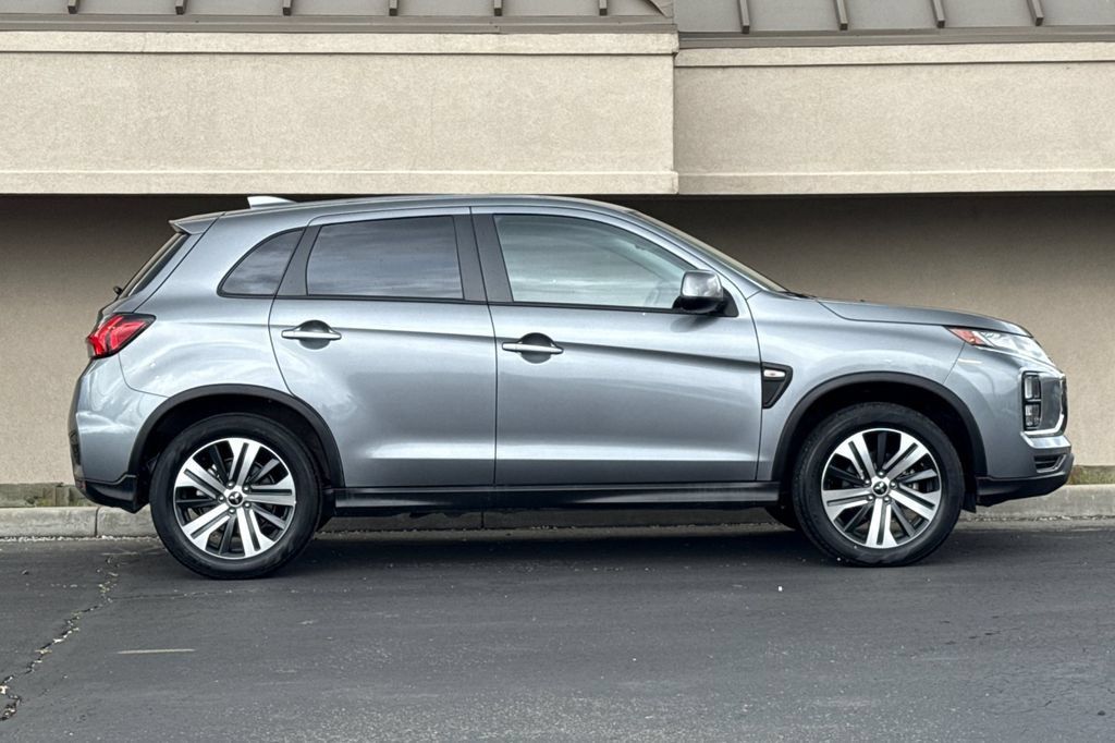 Used 2025 Mitsubishi Outlander Sport ES AWD/4WD image 3